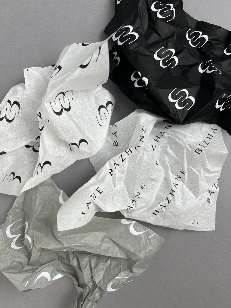 Печать Pantone на тишью — чёткий логотип на упаковочной бумаге